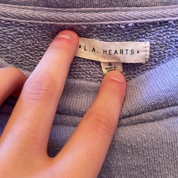 Small LA Hearts cropped sweatshirt - Picture 4 of 5
